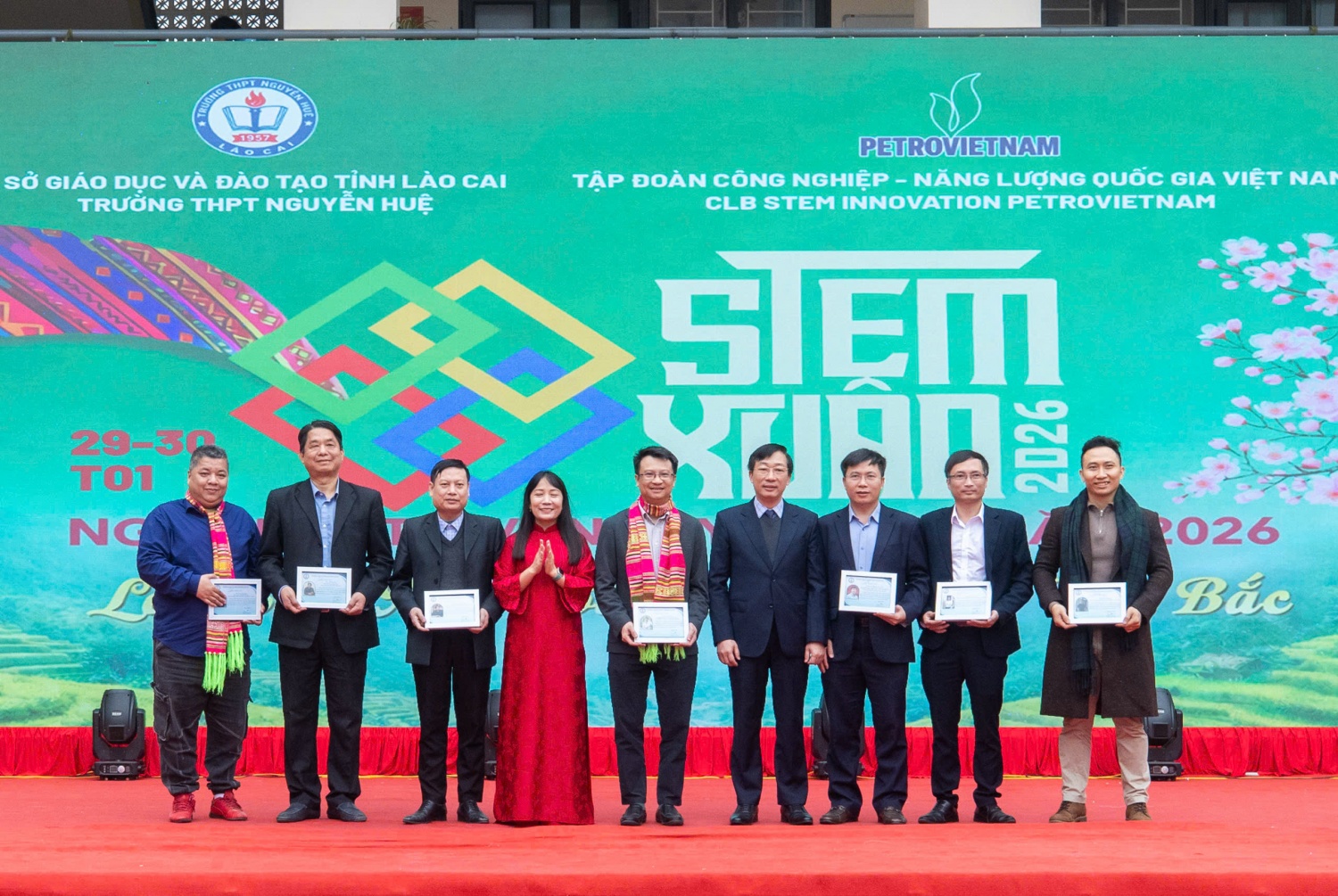 Tưng bừng khai mạc ngày hội STEM Xuân 2026 nơi biên cương Tưng bừng khai mạc ngày hội STEM Xuân 2026 nơi biên cương