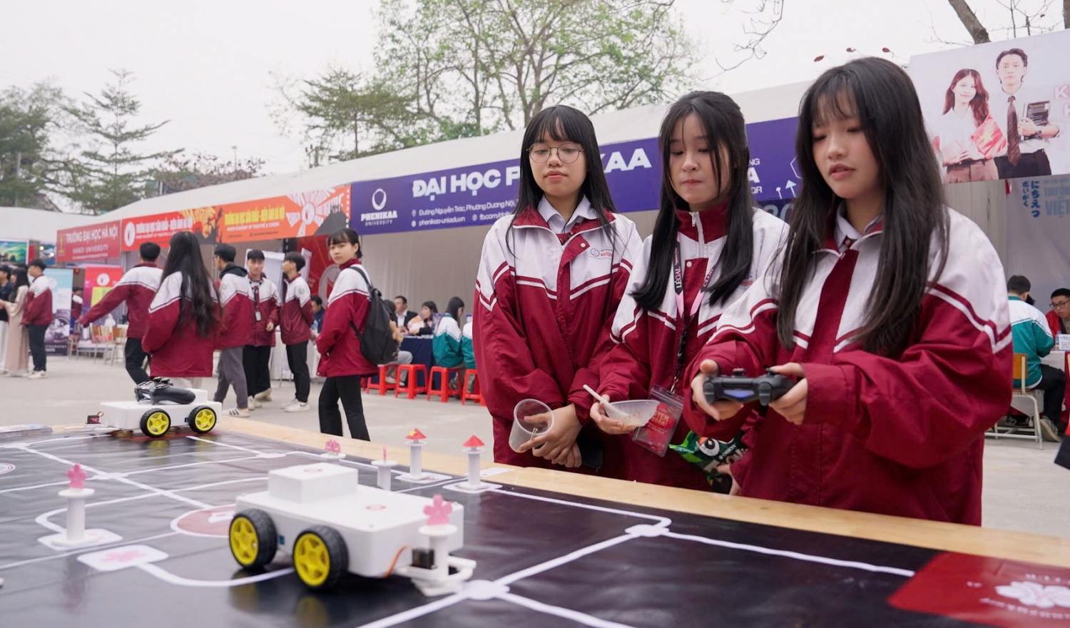 Tưng bừng khai mạc ngày hội STEM Xuân 2026 nơi biên cương Tưng bừng khai mạc ngày hội STEM Xuân 2026 nơi biên cương