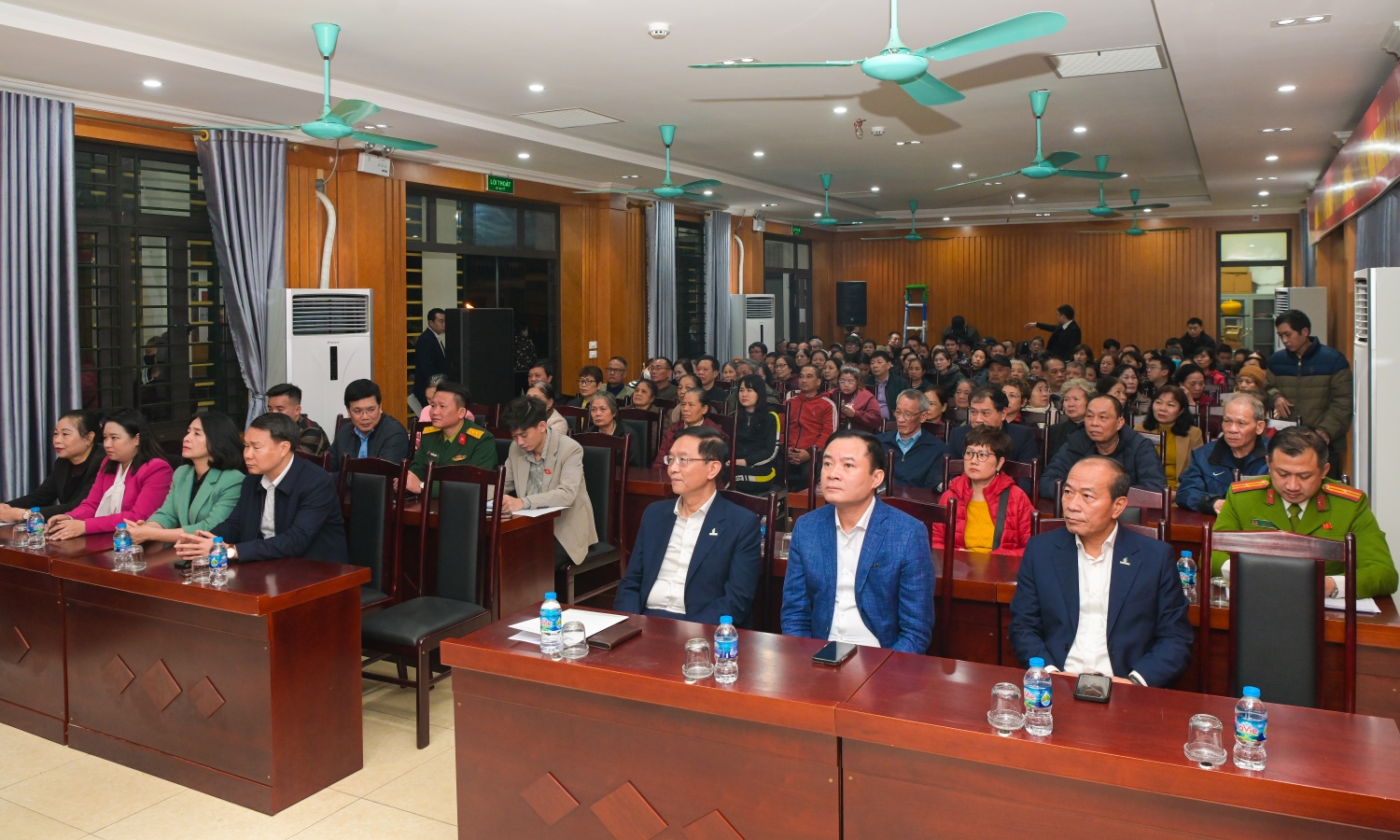 Đồng chí Lê Ngọc Sơn được được cử tri nơi cư trú tín nhiệm, giới thiệu ứng cử đại biểu Quốc hội khóa XVI Đồng chí Lê Ngọc Sơn được được cử tri nơi cư trú tín nhiệm, giới thiệu ứng cử đại biểu Quốc hội khóa XVI