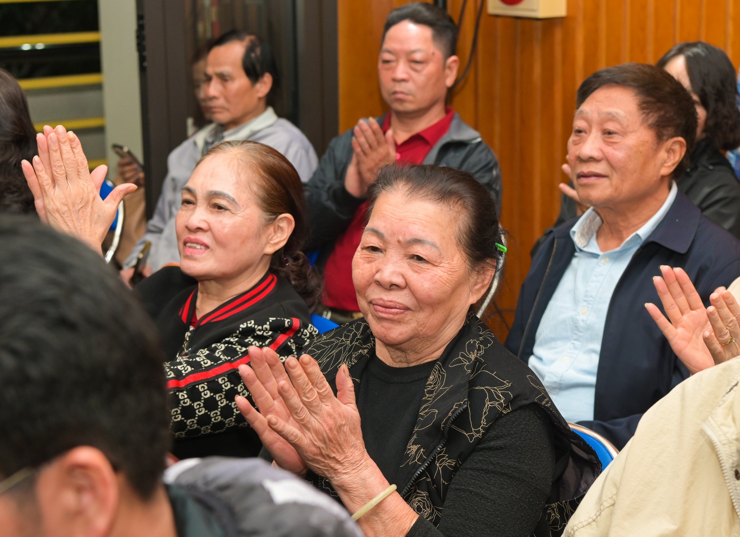 Đồng chí Lê Ngọc Sơn được được cử tri nơi cư trú tín nhiệm, giới thiệu ứng cử đại biểu Quốc hội khóa XVI Đồng chí Lê Ngọc Sơn được được cử tri nơi cư trú tín nhiệm, giới thiệu ứng cử đại biểu Quốc hội khóa XVI