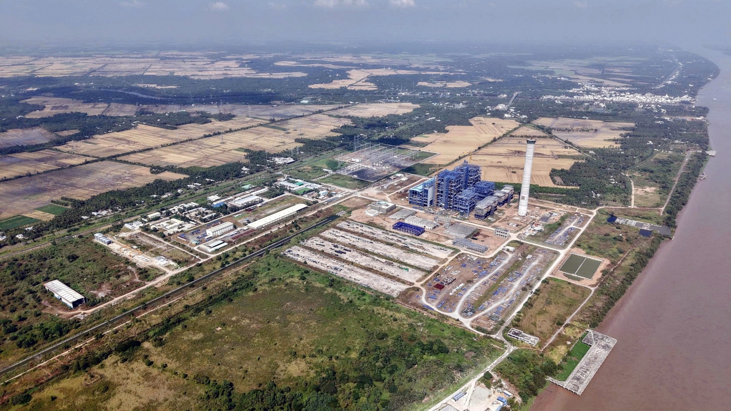 Hạng mục ống khói NMNĐ Long Phú 1 về đích sớm 9 ngày Hạng mục ống khói NMNĐ Long Phú 1 về đích sớm 9 ngày