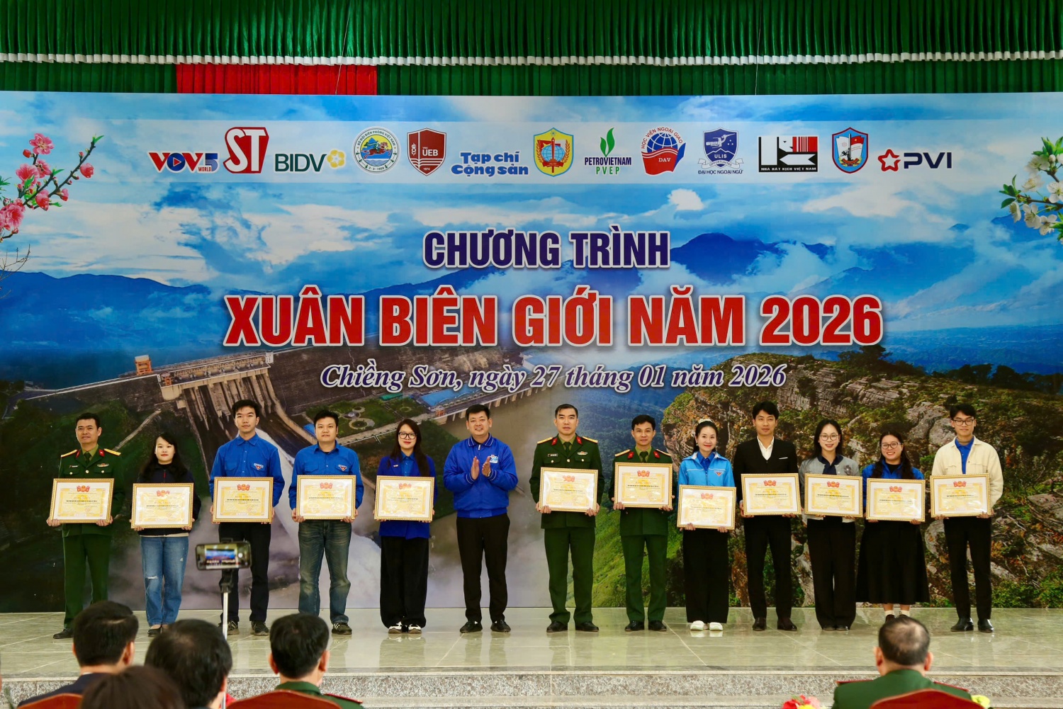PVEP mang xuấn ấm đến nơi biên cương PVEP mang xuấn ấm đến nơi biên cương