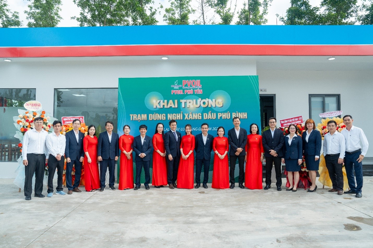 Trạm dừng nghỉ xăng dầu Phú Bình là điểm nhấn khác biệt trong chiến lược phát triển hệ thống bán lẻ của PVOIL. Trạm dừng nghỉ xăng dầu Phú Bình là điểm nhấn khác biệt trong chiến lược phát triển hệ thống bán lẻ của PVOIL.