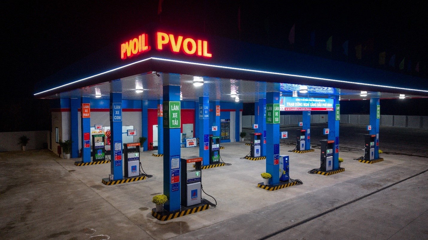 Sự ra đời của Trạm dừng nghỉ Phú Bình không chỉ bổ sung một điểm kinh doanh mới mà còn góp phần định hình hình ảnh PVOIL là thương hiệu năng lượng gắn với tiện ích, chuyên nghiệp và phát triển bền vững. Sự ra đời của Trạm dừng nghỉ Phú Bình không chỉ bổ sung một điểm kinh doanh mới mà còn góp phần định hình hình ảnh PVOIL là thương hiệu năng lượng gắn với tiện ích, chuyên nghiệp và phát triển bền vững.