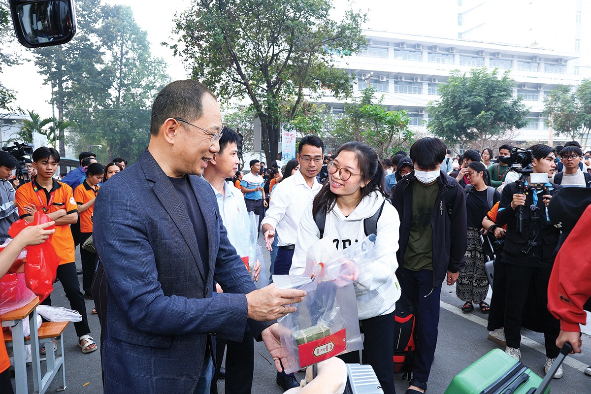 Những chuyến xe đoàn viên mùa Xuân - Hành trình PVOIL gieo mầm hạnh phúc