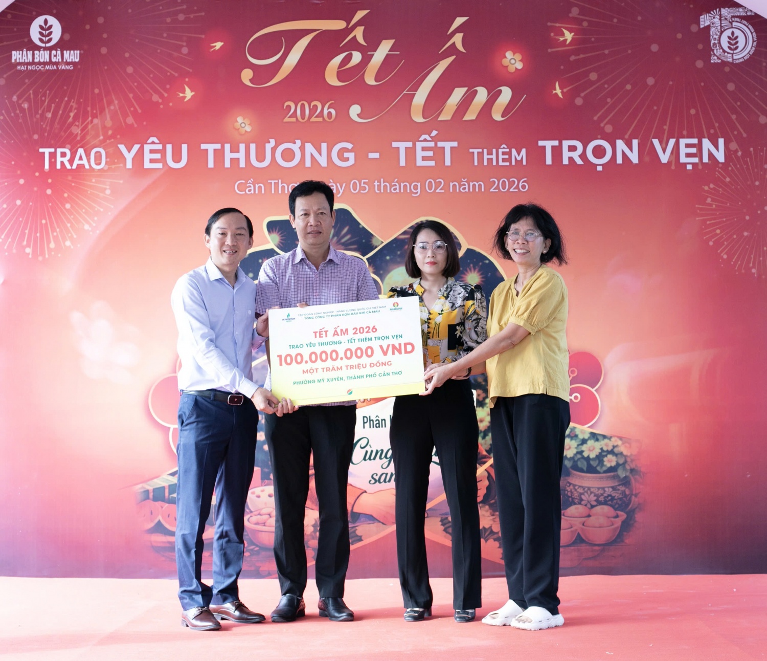 Tết Ấm 2026 PVCFC: 200 bà con đón tết trong yêu thương Tết Ấm 2026 PVCFC: 200 bà con đón tết trong yêu thương