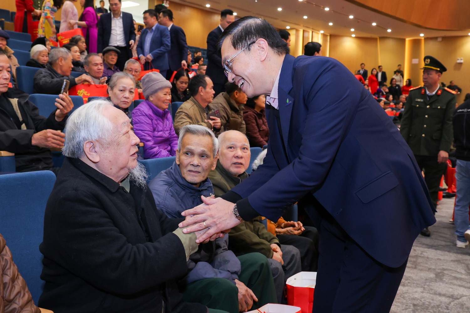 Phó Thủ tướng Phạm Thị Thanh Trà thăm, chúc Tết đồng bào các dân tộc và chiến sĩ biên phòng tỉnh Lào Cai Phó Thủ tướng Phạm Thị Thanh Trà thăm, chúc Tết đồng bào các dân tộc và chiến sĩ biên phòng tỉnh Lào Cai