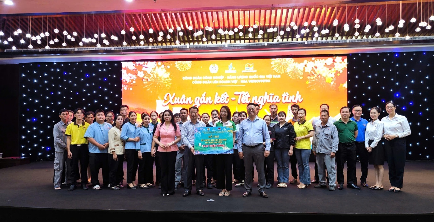 Công đoàn Vietsovpetro lan tỏa yêu thương, chăm lo Tết cho đoàn viên, người lao động Công đoàn Vietsovpetro lan tỏa yêu thương, chăm lo Tết cho đoàn viên, người lao động