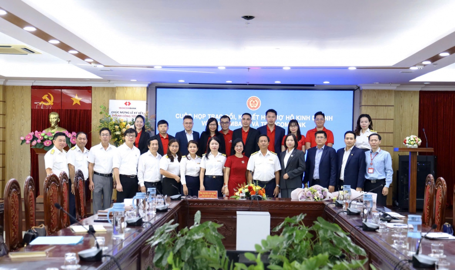 Thuế TP HCM và Techcombank ký thỏa thuận hỗ trợ hộ kinh doanh thích ứng chính sách thuế mới 2026