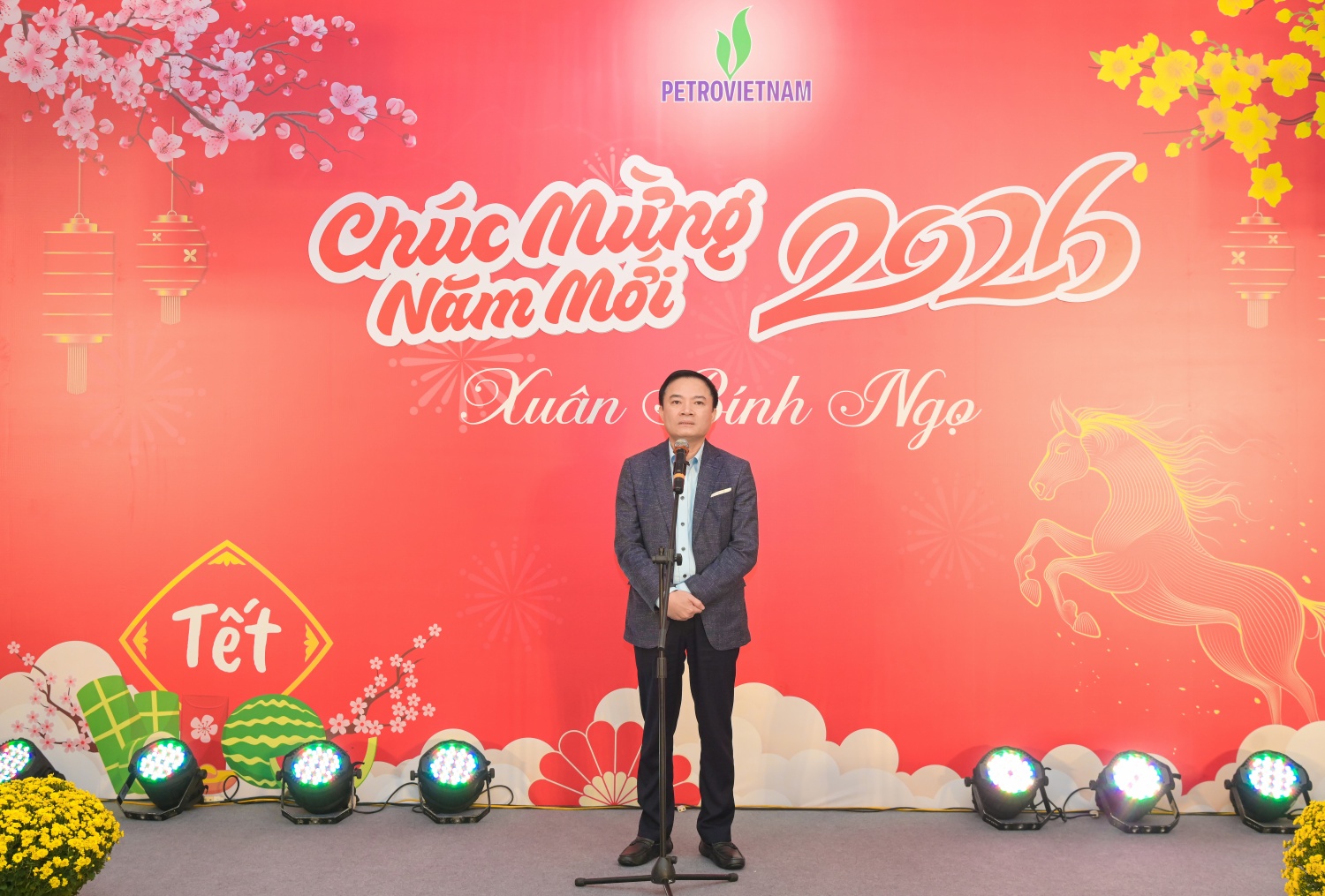 “Chung sức đồng lòng – Một đội ngũ – Một mục tiêu”: Petrovietnam sẵn sàng tâm thế bước vào năm mới Bính Ngọ “Chung sức đồng lòng – Một đội ngũ – Một mục tiêu”: Petrovietnam sẵn sàng tâm thế bước vào năm mới Bính Ngọ