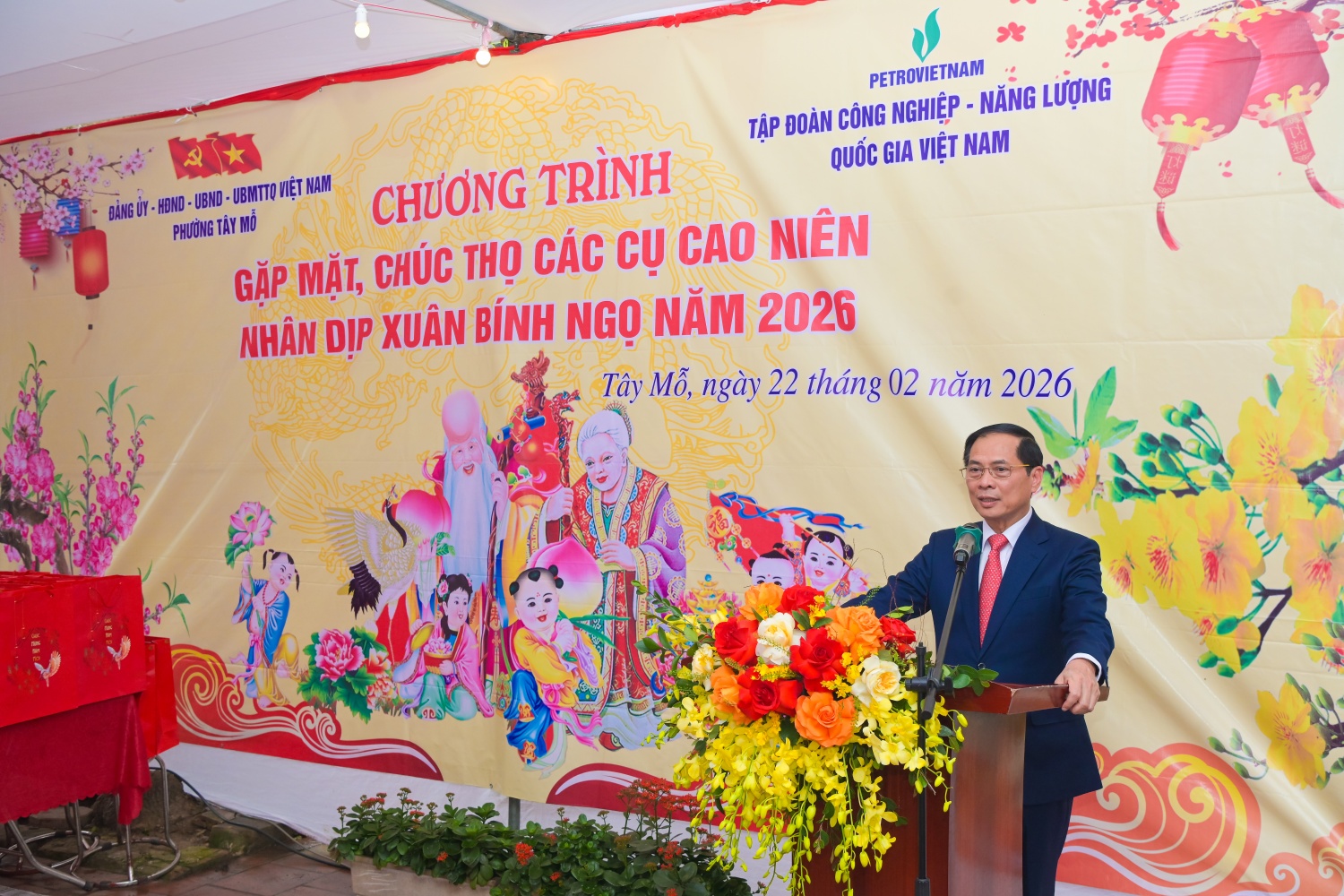 Phó Thủ tướng Bùi Thanh Sơn chúc Tết các cụ cao niên phường Tây Mỗ nhân dịp Xuân Bính Ngọ 2026