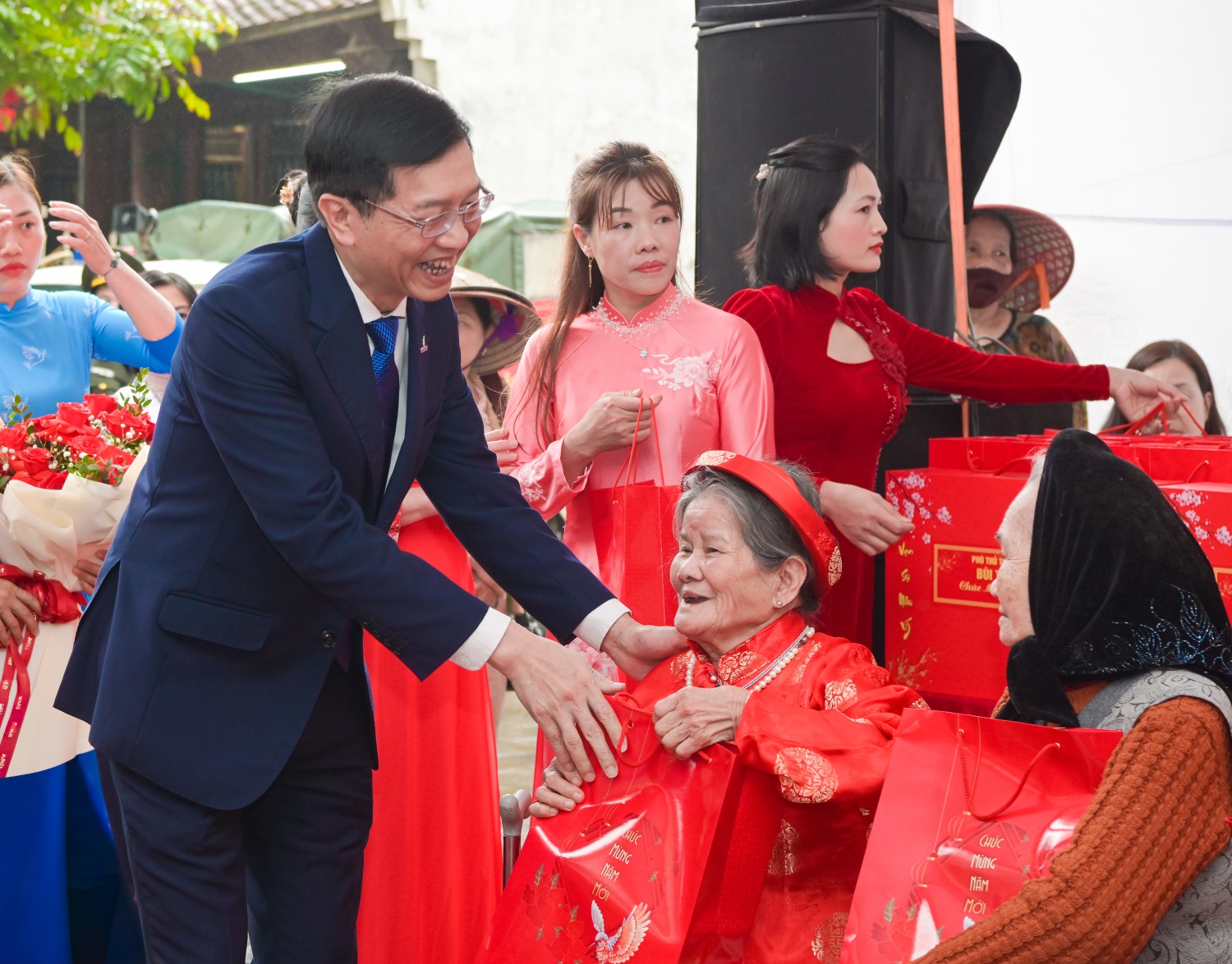 Đồng chí Trần Quang Dũng – Phó Bí thư Thường trực Đảng ủy Tập đoàn Công nghiệp – Năng lượng Quốc gia Việt Nam 