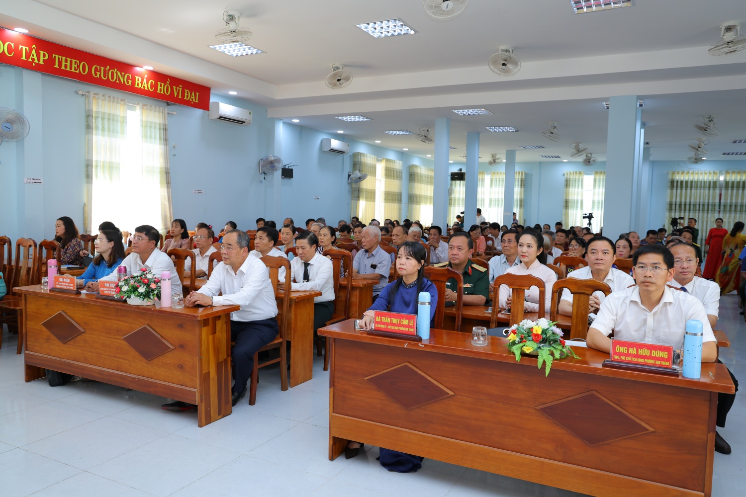 Petrovietnam phải là động lực thúc đẩy tăng trưởng kinh tế thành phố Hồ Chí Minh Petrovietnam phải là động lực thúc đẩy tăng trưởng kinh tế thành phố Hồ Chí Minh