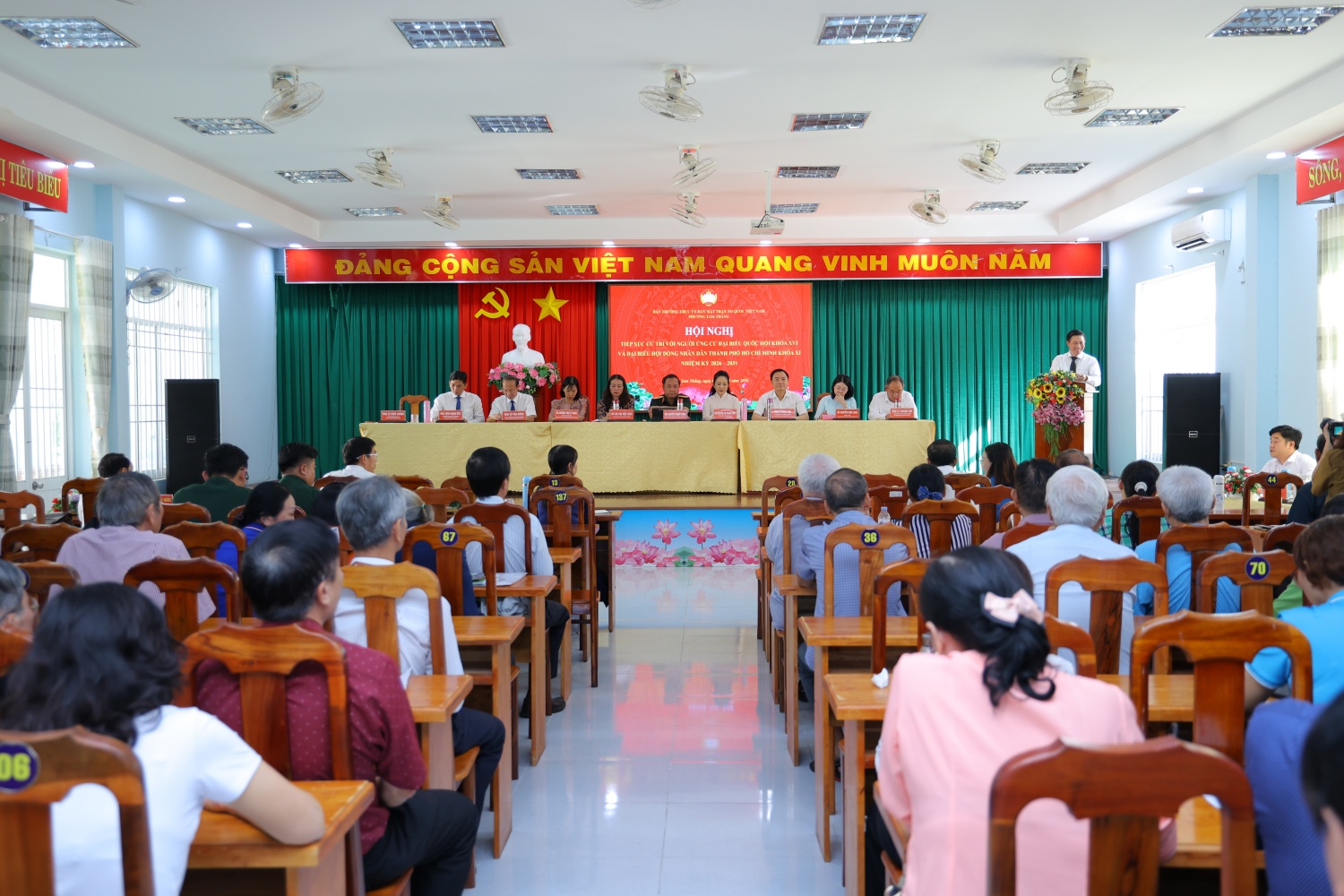 Petrovietnam phải là động lực thúc đẩy tăng trưởng kinh tế thành phố Hồ Chí Minh Petrovietnam phải là động lực thúc đẩy tăng trưởng kinh tế thành phố Hồ Chí Minh