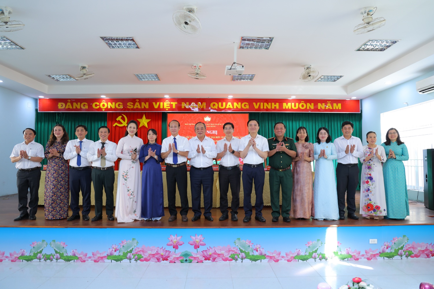 Petrovietnam phải là động lực thúc đẩy tăng trưởng kinh tế thành phố Hồ Chí Minh Petrovietnam phải là động lực thúc đẩy tăng trưởng kinh tế thành phố Hồ Chí Minh