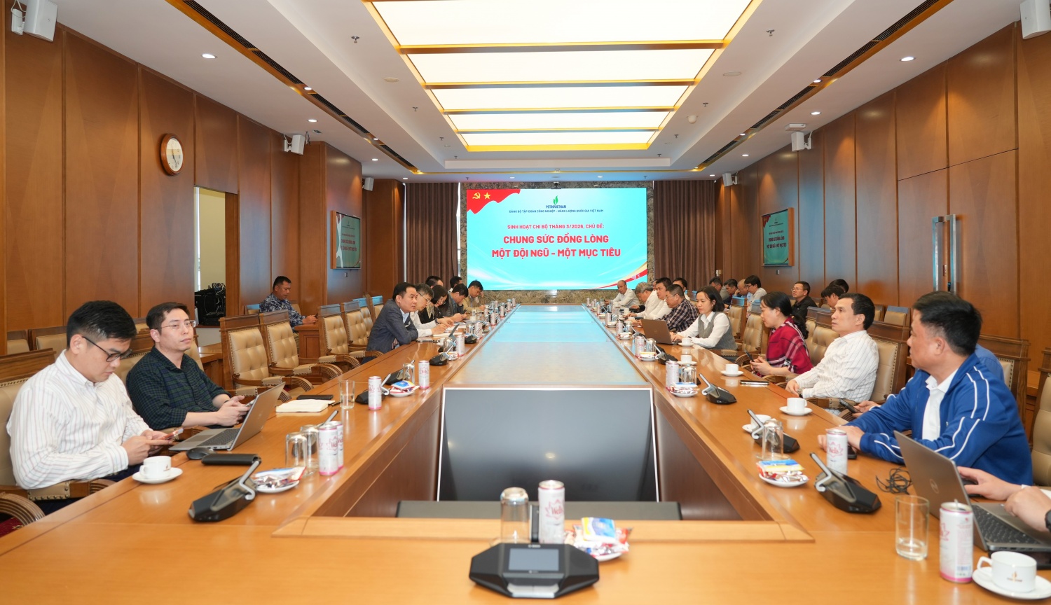 [Chùm ảnh] Đảng bộ Bộ máy QL&ĐH Petrovietnam tổ chức sinh hoạt chi bộ tháng 3