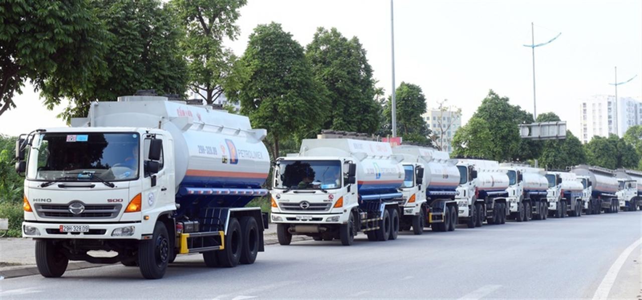 Petrolimex nhập sớm 50% lượng xăng dầu tạo nguồn của tháng 3, chủ động ứng phó với biến động thị trường