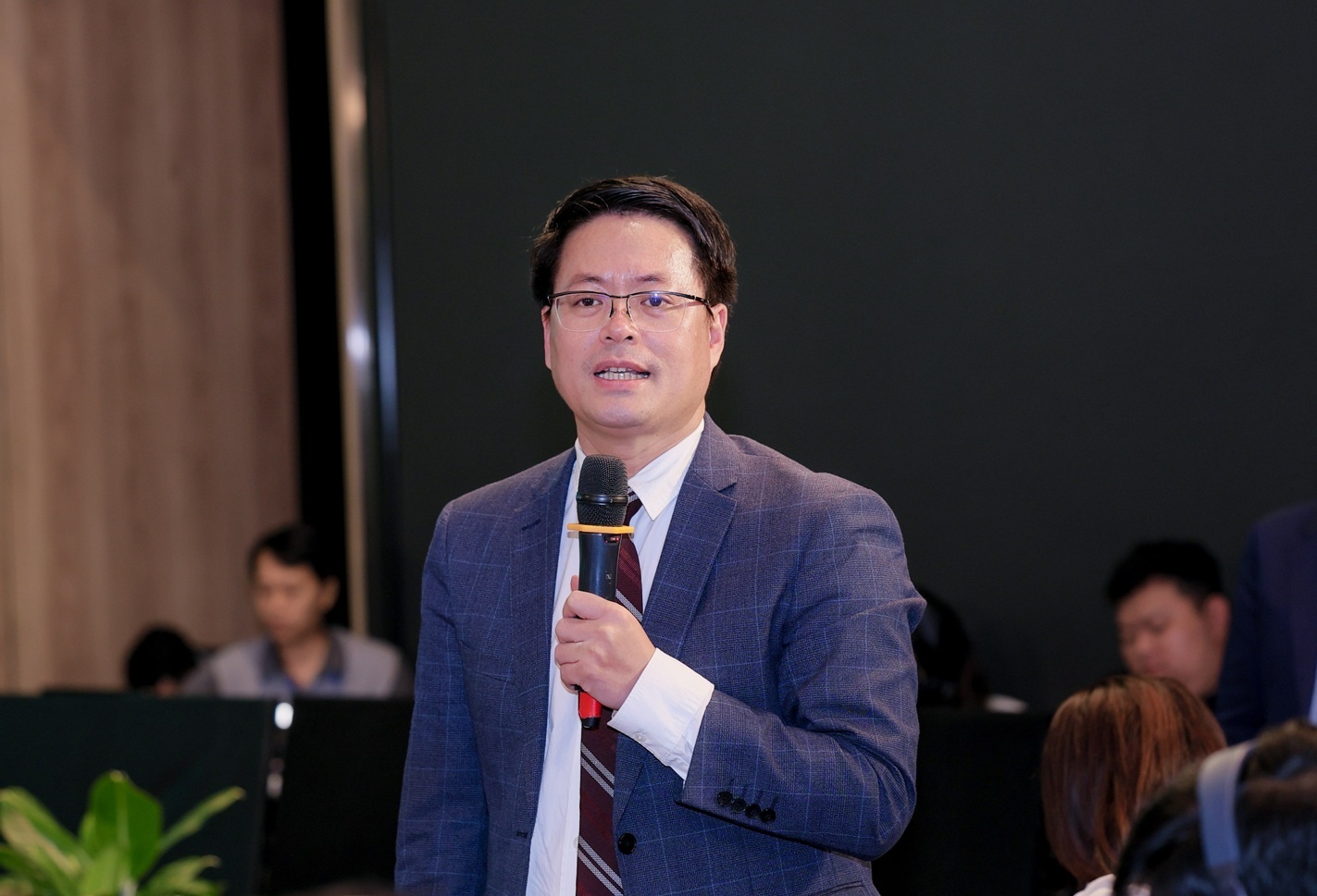 Xăng E10: “Van giảm áp” cho thị trường xăng dầu Xăng E10: “Van giảm áp” cho thị trường xăng dầu