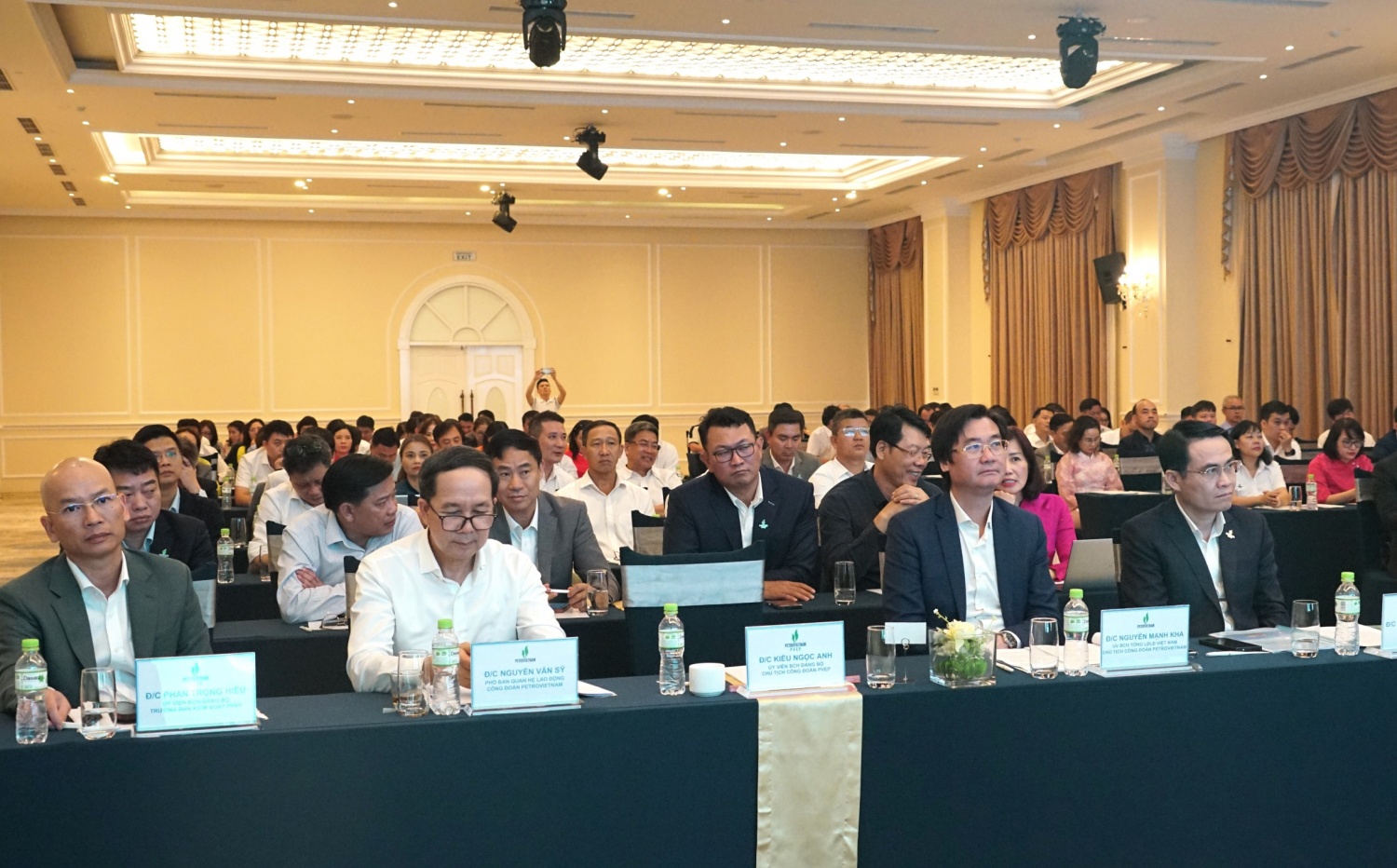 Hội nghị Người lao động PVEP 2026: Đồng thuận mục tiêu, phát động thi đua hoàn thành kế hoạch năm Hội nghị Người lao động PVEP 2026: Đồng thuận mục tiêu, phát động thi đua hoàn thành kế hoạch năm