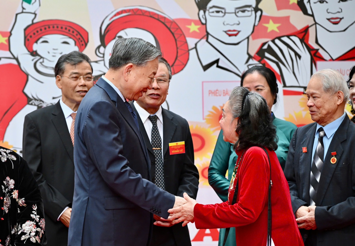Tổng Bí thư Tô Lâm bỏ phiếu bầu cử đại biểu Quốc hội, HĐND các cấp tại phường Ba Đình