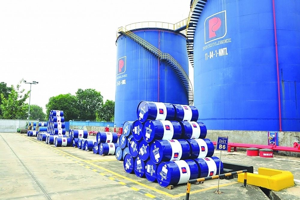 Nhập khẩu xăng dầu tăng hơn 40% trước biến động thị trường Nhập khẩu xăng dầu tăng hơn 40% trước biến động thị trường