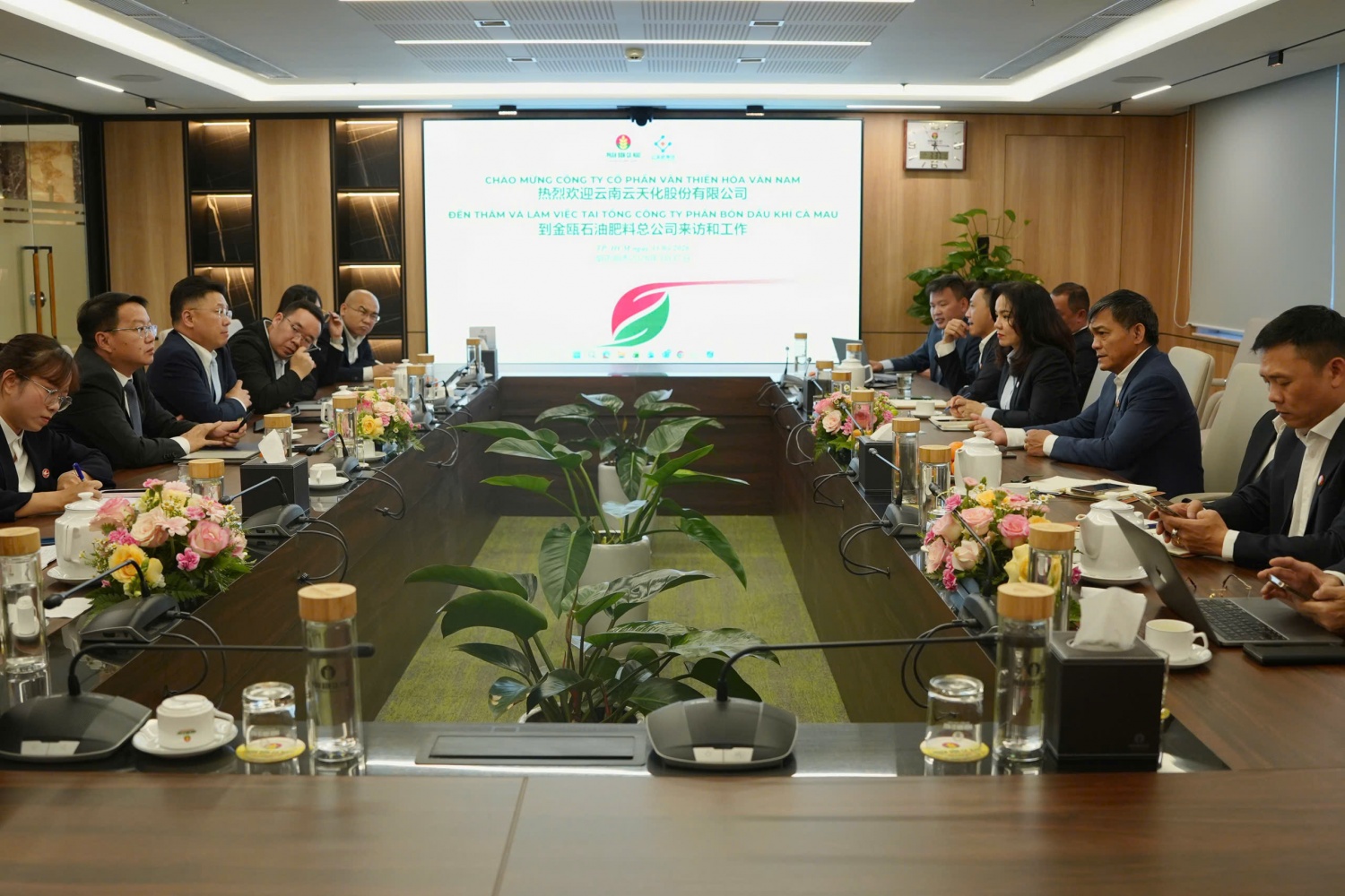 PVCFC củng cố hợp tác chiến lược với đối tác Vân Thiên Hóa Vân Nam PVCFC củng cố hợp tác chiến lược với đối tác Vân Thiên Hóa Vân Nam