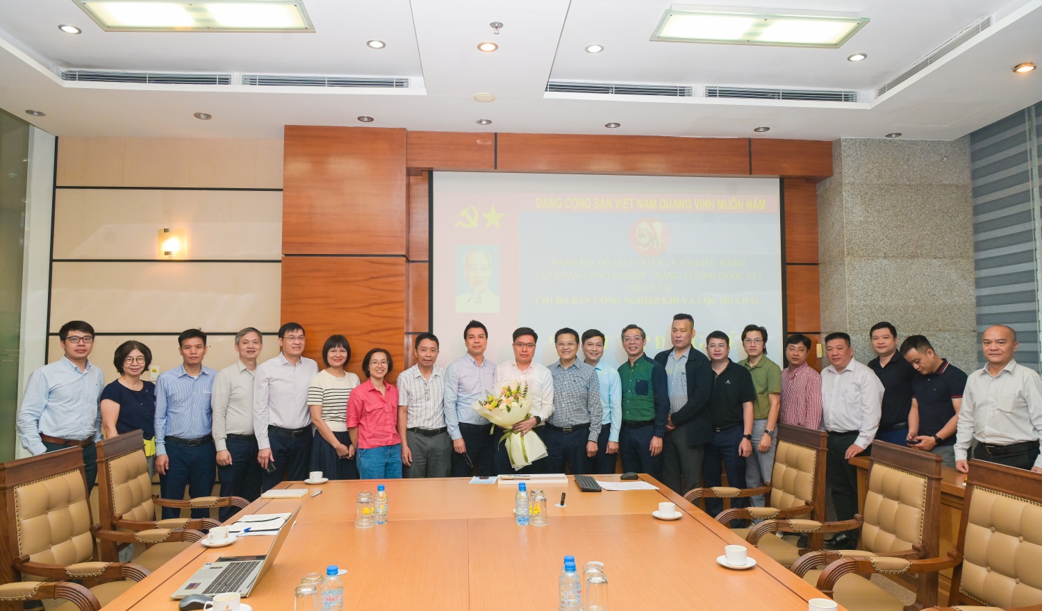 Đảng bộ Petrovietnam quyết tâm hành động vì mục tiêu bảo đảm an ninh năng lượng quốc gia Đảng bộ Petrovietnam quyết tâm hành động vì mục tiêu bảo đảm an ninh năng lượng quốc gia