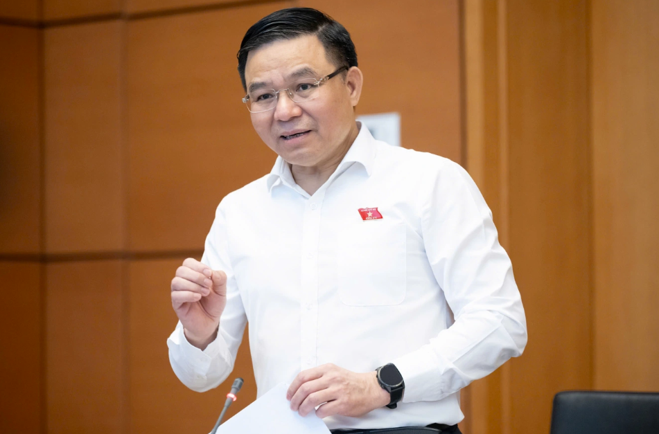 Bộ trưởng Lê Mạnh Hùng: Chủ động nhiều kịch bản bảo đảm xăng dầu trong khủng hoảng Bộ trưởng Lê Mạnh Hùng: Chủ động nhiều kịch bản bảo đảm xăng dầu trong khủng hoảng
