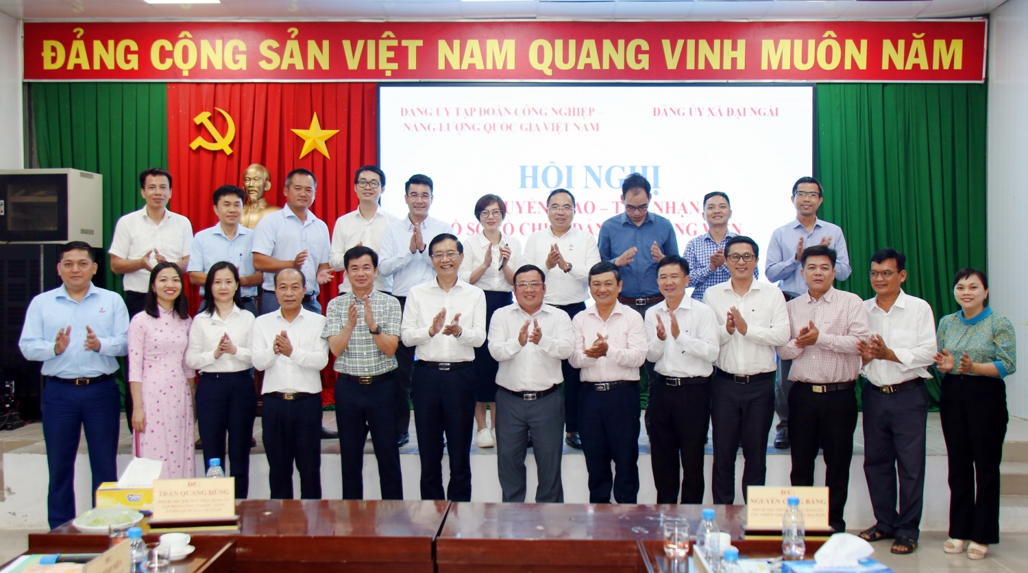 Petrovietnam bàn giao Đảng bộ Ban QLDA Long Phú 1 về Đảng bộ xã Đại Ngãi