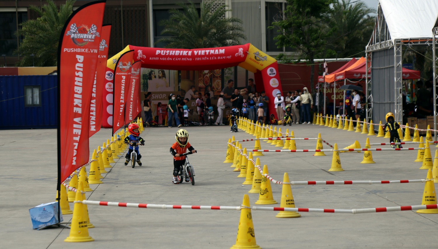 Sôi động Giải đua ô tô Gymkhana Vô địch miền Nam PVOIL Cup 2026 Sôi động Giải đua ô tô Gymkhana Vô địch miền Nam PVOIL Cup 2026