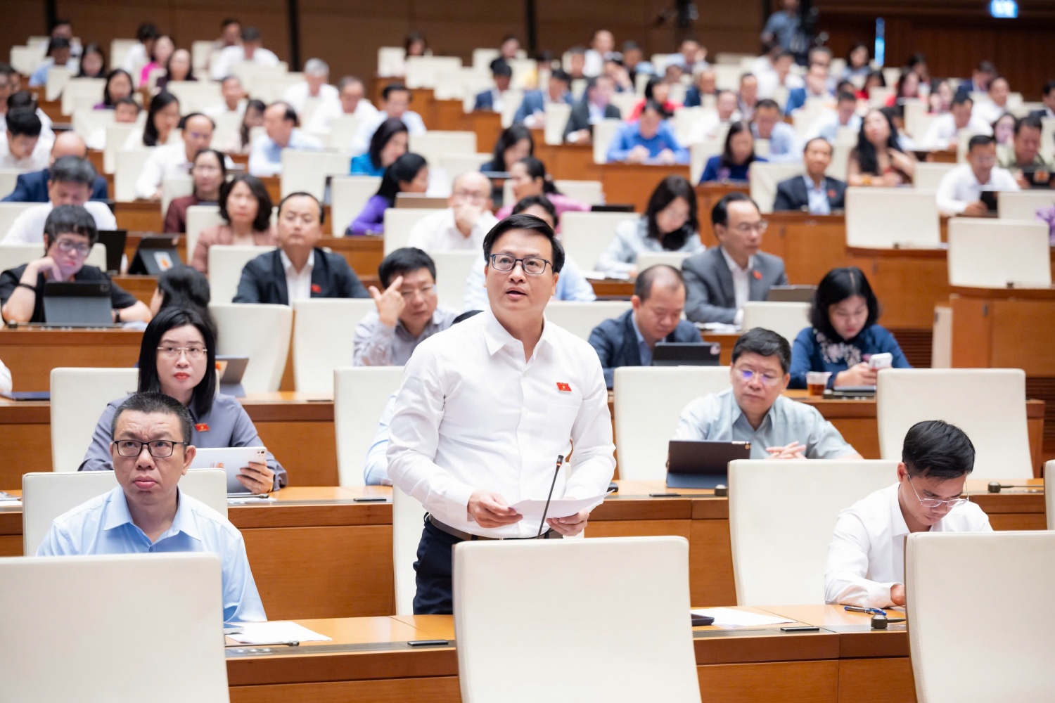 “Nút thắt” vốn đầu tư công: Làm sao vừa bơm vốn cho tăng trưởng, vừa giữ ổn định vĩ mô? “Nút thắt” vốn đầu tư công: Làm sao vừa bơm vốn cho tăng trưởng, vừa giữ ổn định vĩ mô?