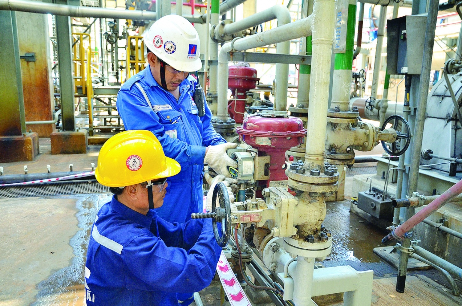 Petrovietnam tiếp nối truyền thống vẻ vang, viết tiếp bản hùng ca lao động sáng tạo Petrovietnam tiếp nối truyền thống vẻ vang, viết tiếp bản hùng ca lao động sáng tạo