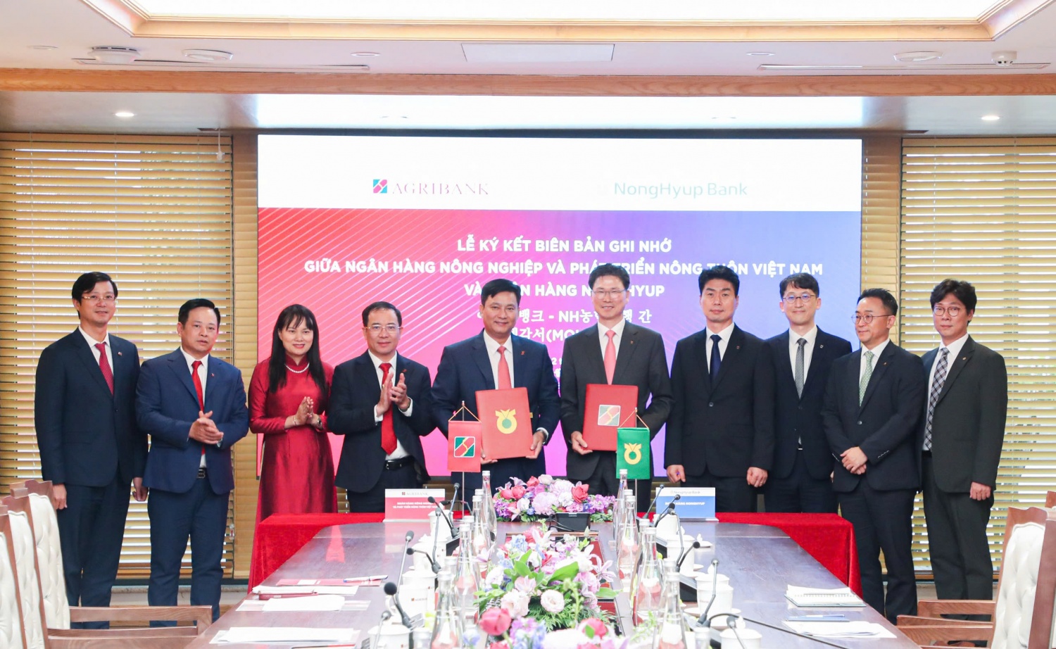 Agribank và NongHyup Bank mở rộng hợp tác tài chính nông nghiệp và chuyển đổi số Agribank và NongHyup Bank mở rộng hợp tác tài chính nông nghiệp và chuyển đổi số