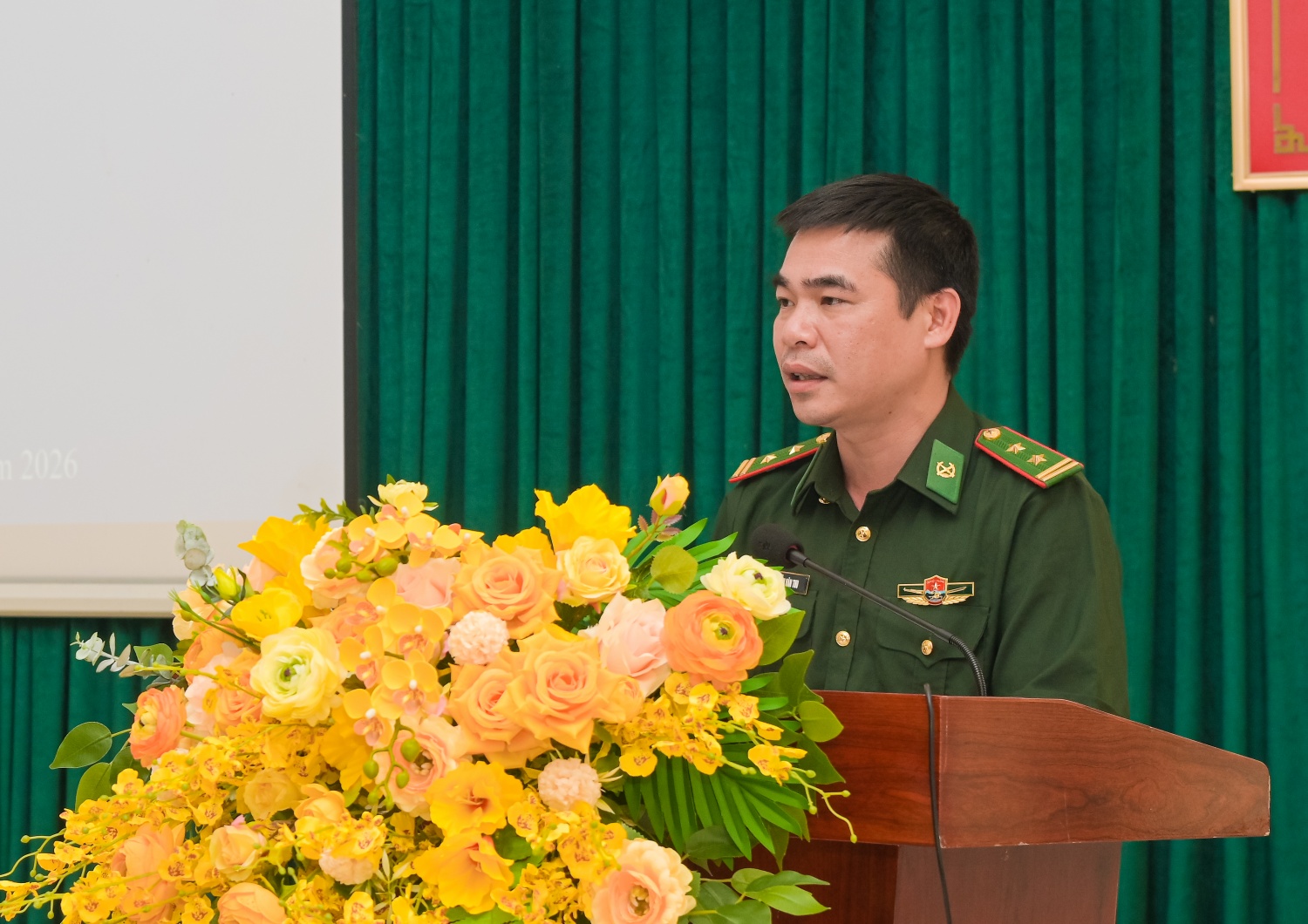 Trung tá Nguyễn Văn Thu – Đồn trưởng đồn biên phòng Sin Suối Hồ đã thông tin về những kết quả nổi bật trong công tác quản lý, bảo vệ biên giới và hỗ trợ nhân dân trên địa bàn.