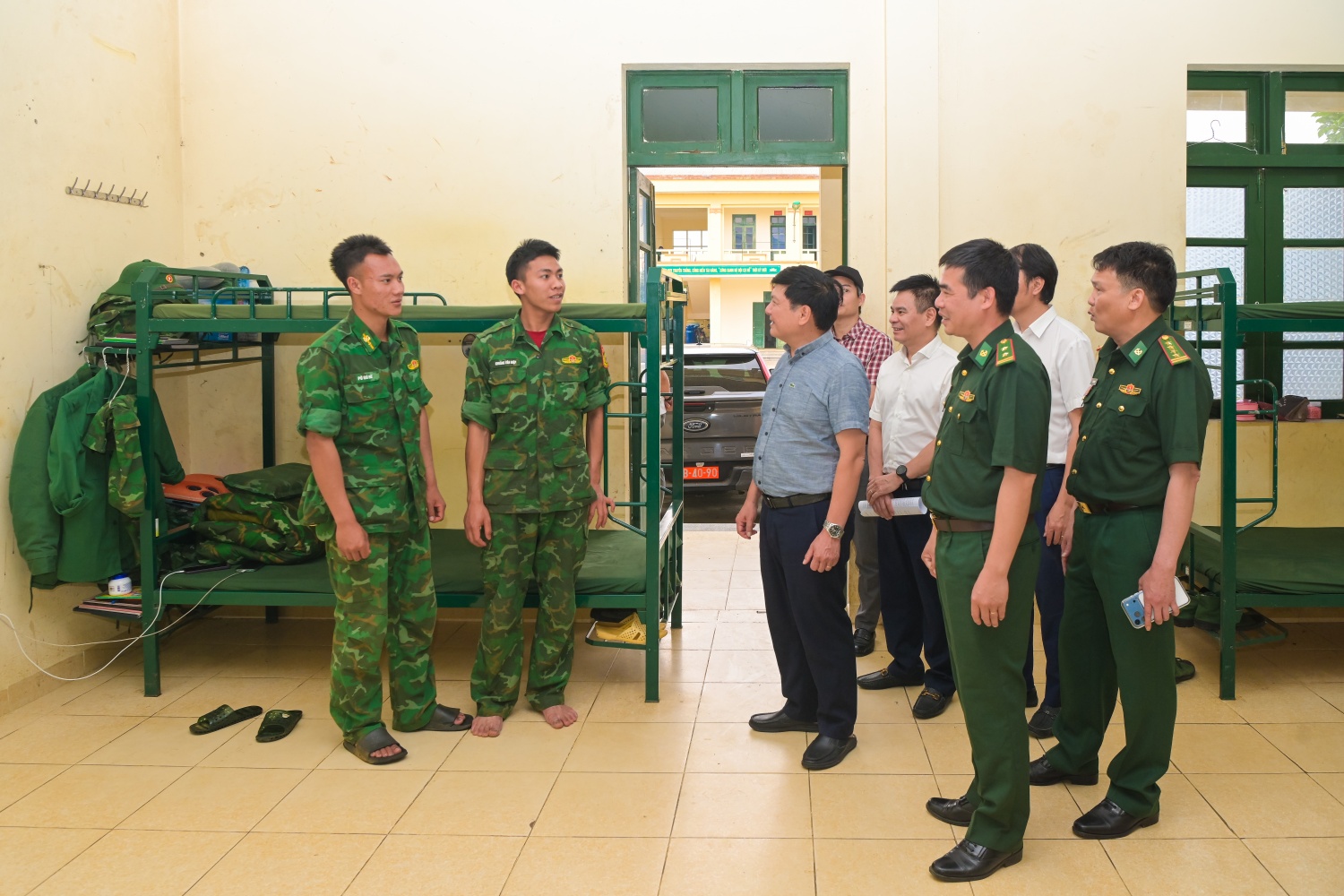 Ấm tình nơi tuyến đầu Tổ quốc, người lính giữ đất bằng cả trái tim Ấm tình nơi tuyến đầu Tổ quốc, người lính giữ đất bằng cả trái tim