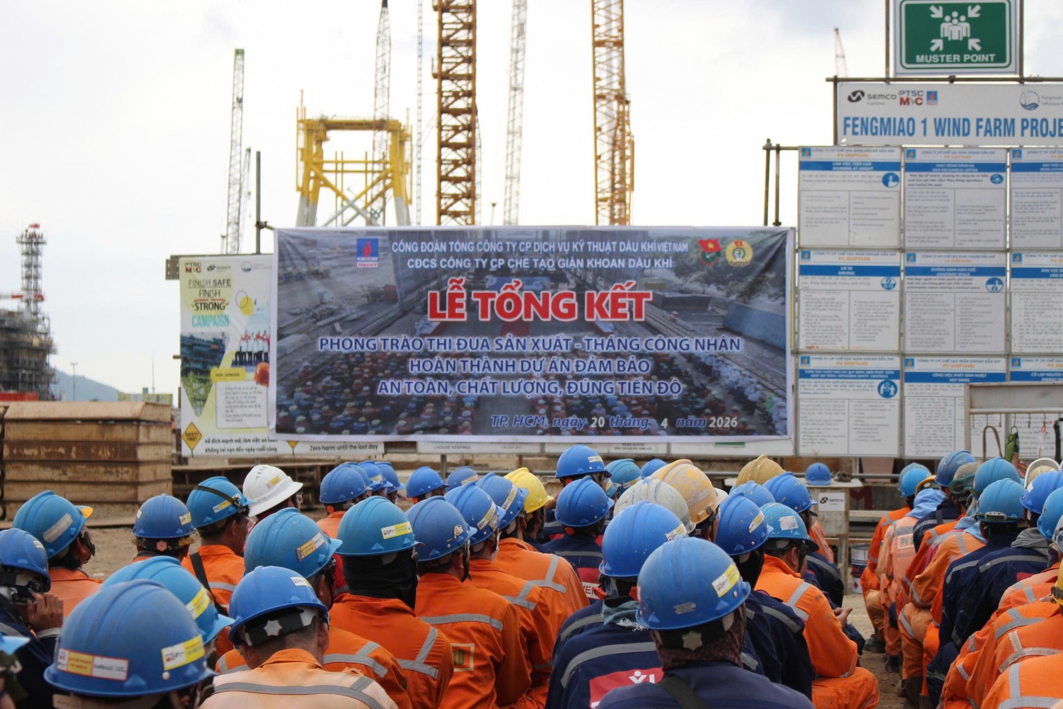 PV Shipyard tổng kết thi đua sản xuất và khen thưởng các tập thể, cá nhân tiêu biểu PV Shipyard tổng kết thi đua sản xuất, khen thưởng các tập thể, cá nhân tiêu biểu