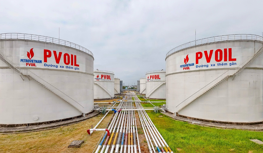 Hệ thống bồn chứa và đường ống công nghệ tại kho PVOIL Hệ thống bồn chứa và đường ống công nghệ tại kho PVOIL