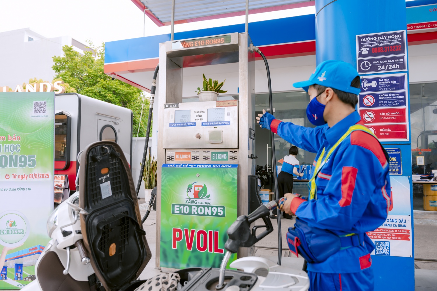 Cận cảnh hạ tầng PVOIL trước giờ phủ sóng xăng sinh học E10 trên toàn quốc Cận cảnh hạ tầng PVOIL trước giờ phủ sóng xăng sinh học E10 trên toàn quốc