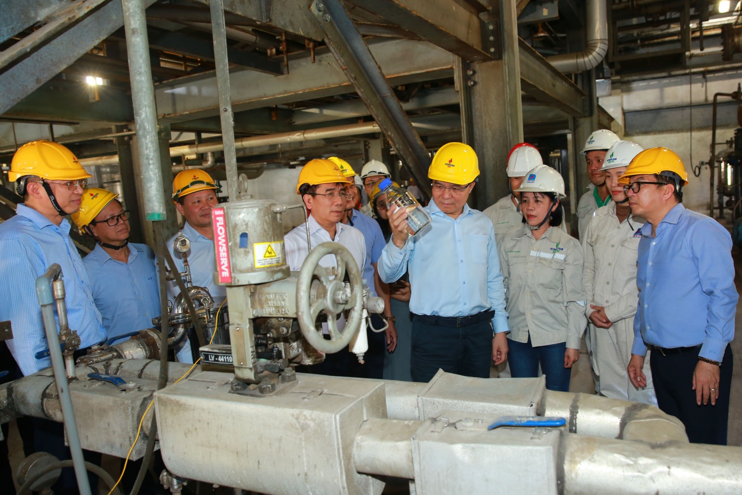 Bài 4: Sức mạnh liên kết chuỗi của Petrovietnam trong lộ trình xăng E10 Bài 4: Sức mạnh liên kết chuỗi của Petrovietnam trong lộ trình xăng E10