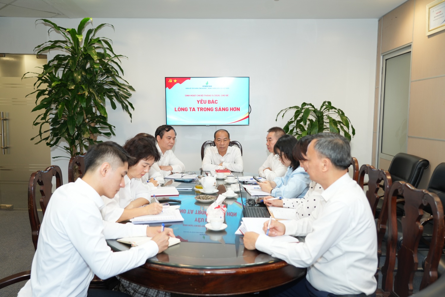 “Yêu Bác lòng ta trong sáng hơn” - chủ đề sinh hoạt chi bộ ý nghĩa tại Đảng bộ Bộ máy QL&ĐH Petrovietnam “Yêu Bác lòng ta trong sáng hơn” - chủ đề sinh hoạt chi bộ ý nghĩa tại Đảng bộ Bộ máy QL&ĐH Petrovietnam