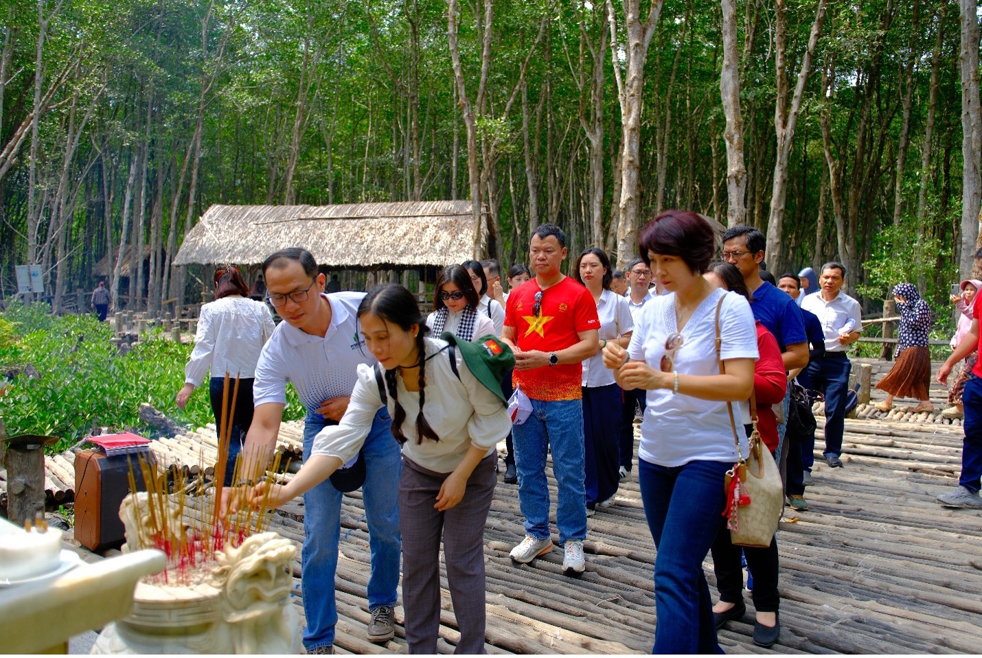 Hành trình về nguồn ý nghĩa của PVEP tại Chiến khu Rừng Sác Hành trình ý nghĩa của PVEP tại Chiến khu Rừng Sác