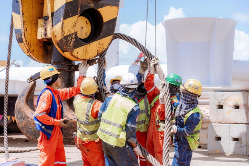 Dự án Phát triển mỏ Đại Hùng Nam: Hạ thủy thành công cọc định vị, sẵn sàng cho chiến dịch lắp đặt biển Dự án Phát triển mỏ Đại Hùng Nam: Hạ thủy thành công cọc định vị, sẵn sàng cho chiến dịch lắp đặt biển