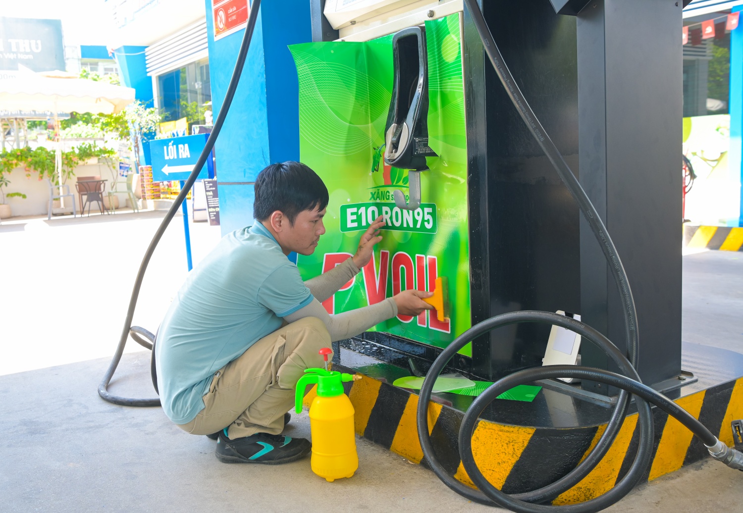 PVOIL hoàn tất công tác chuẩn bị triển khai kinh doanh xăng sinh học E10 tại các cơ sở xăng dầu PVOIL hoàn tất công tác chuẩn bị triển khai kinh doanh xăng sinh học E10 tại các cơ sở xăng dầu