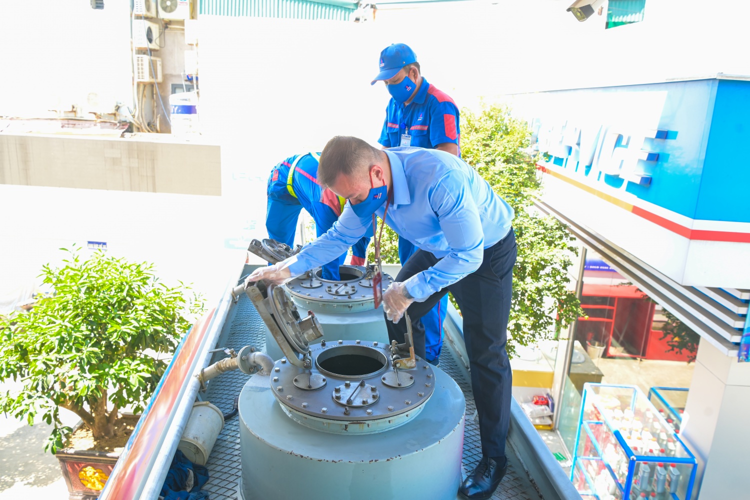 PVOIL hoàn tất công tác chuẩn bị triển khai kinh doanh xăng sinh học E10 tại các cơ sở xăng dầu PVOIL hoàn tất công tác chuẩn bị triển khai kinh doanh xăng sinh học E10 tại các cơ sở xăng dầu
