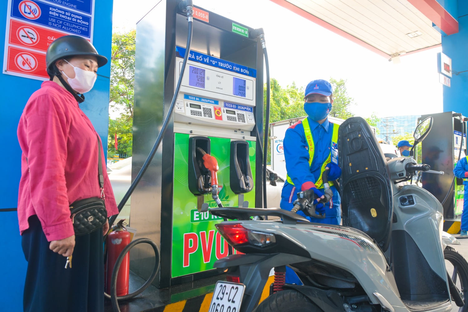PVOIL hoàn tất công tác chuẩn bị triển khai kinh doanh xăng sinh học E10 tại các cơ sở xăng dầu PVOIL hoàn tất công tác chuẩn bị triển khai kinh doanh xăng sinh học E10 tại các cơ sở xăng dầu