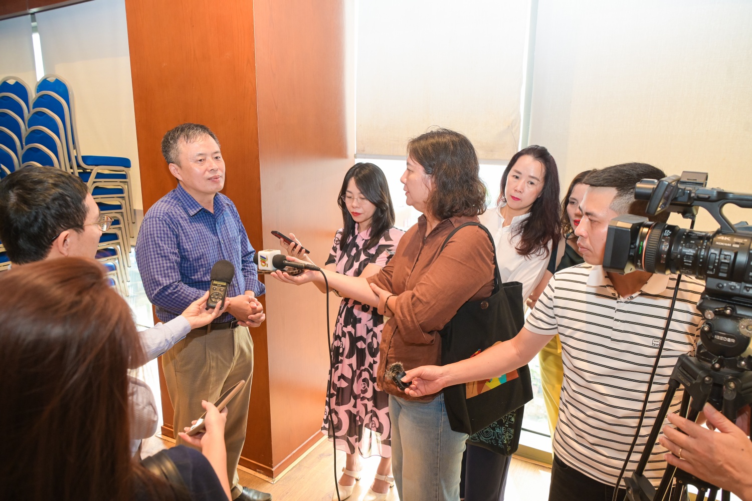 TP Hồ Chí Minh: Từ Nghị quyết 98 đến khát vọng hình thành trục Công nghiệp - Năng lượng - Dịch vụ kỹ thuật cao TP Hồ Chí Minh: Từ Nghị quyết 98 đến khát vọng hình thành trục Công nghiệp - Năng lượng - Dịch vụ kỹ thuật cao