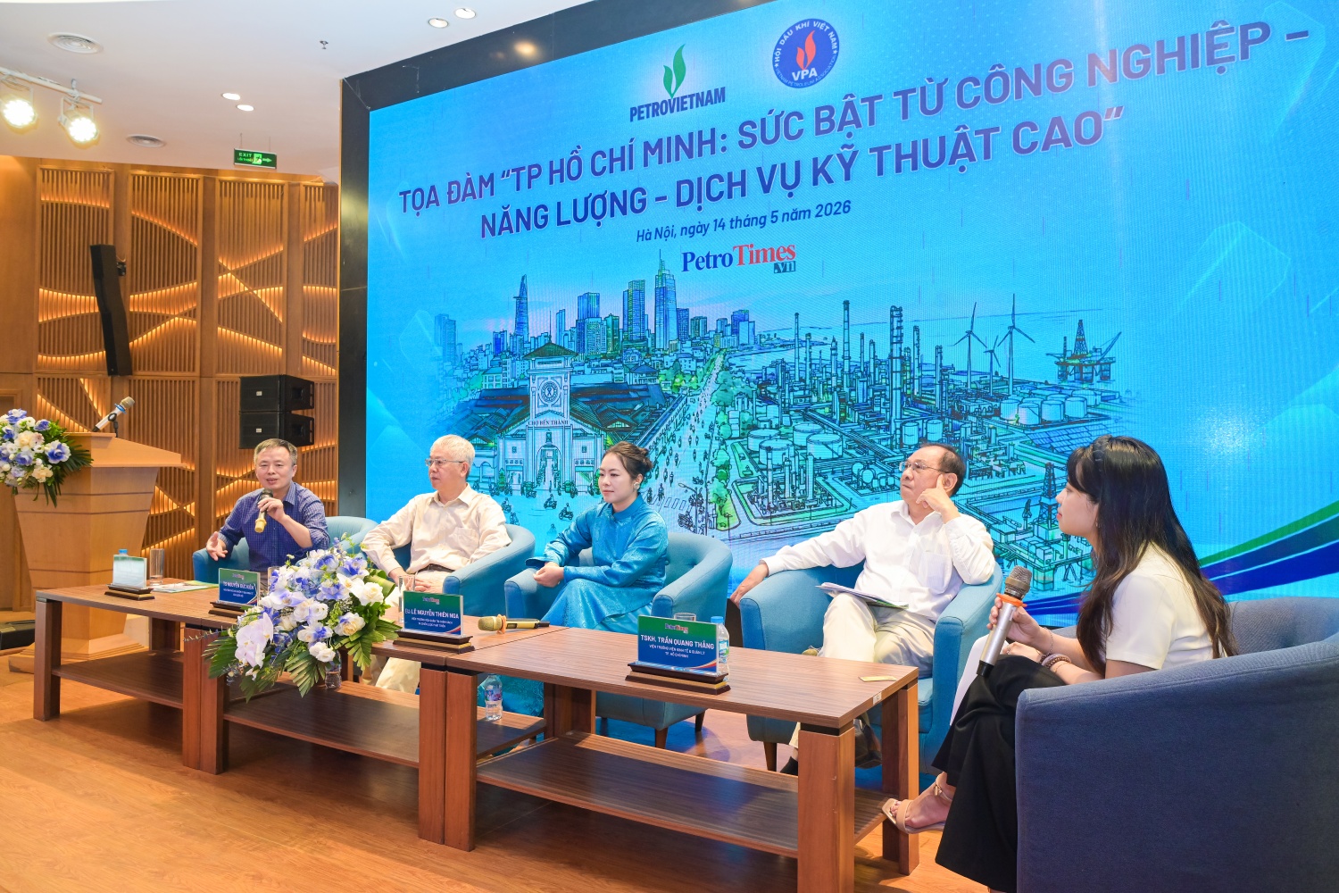 TP Hồ Chí Minh: Từ Nghị quyết 98 đến khát vọng hình thành trục Công nghiệp - Năng lượng - Dịch vụ kỹ thuật cao TP Hồ Chí Minh: Từ Nghị quyết 98 đến khát vọng hình thành trục Công nghiệp - Năng lượng - Dịch vụ kỹ thuật cao
