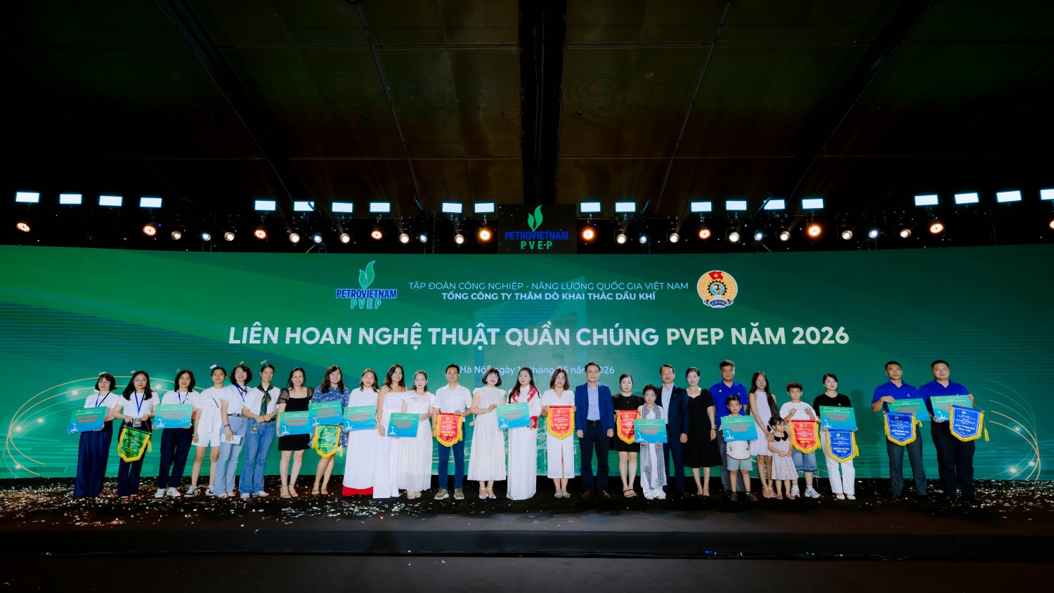 trao giải tiết mục đặc sắc Liên hoan Nghệ thuật quần chúng PVEP 2026: Khát vọng tuổi mới - Vững bước vươn xa