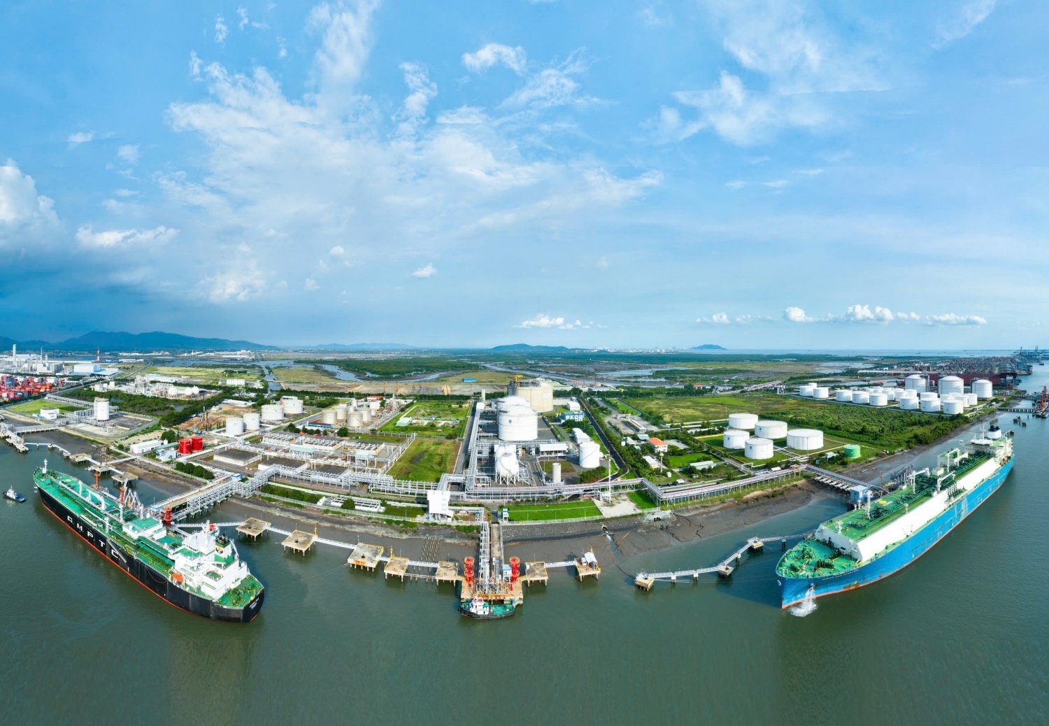 Petrovietnam trong cấu trúc hạ tầng, năng lượng, công nghiệp - dịch vụ của TP HCM