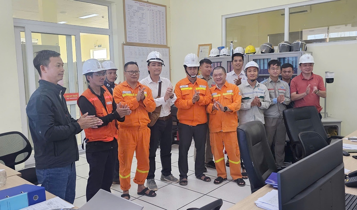 Đóng điện máy biến áp thứ 2 Trạm biến áp 220kV Nam Cấm, tăng cường bảo đảm điện cho miền Bắc